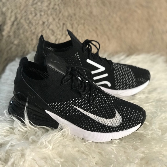 LIMITED EDITION Air Max 270 flyknit - Picture 4 of 7